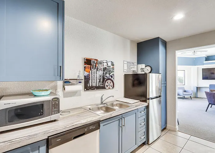 1 Mi To Beach: Havasu W/ Balcony Holiday home Lake Havasu City