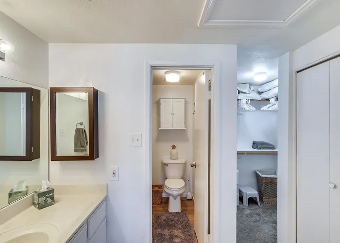 Holiday home 1 Mi To Beach: Havasu W/ Balcony Lake Havasu City