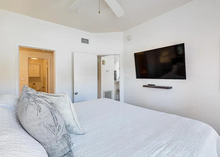 1 Mi To Beach: Havasu W/ Balcony Holiday home *