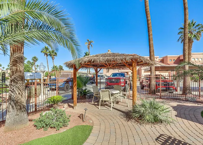 1 Mi To Beach: Havasu W/ Balcony Holiday home Lake Havasu City