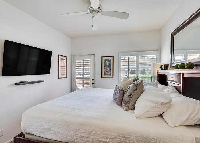 1 Mi To Beach: Havasu W/ Balcony Holiday home
